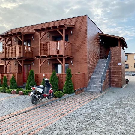 Klinkierowa Rezydencja Gniezno Bagian luar foto