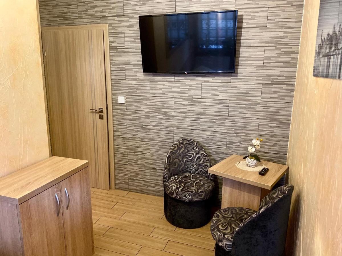 Klinkierowa Rezydencja Gniezno Bagian luar foto