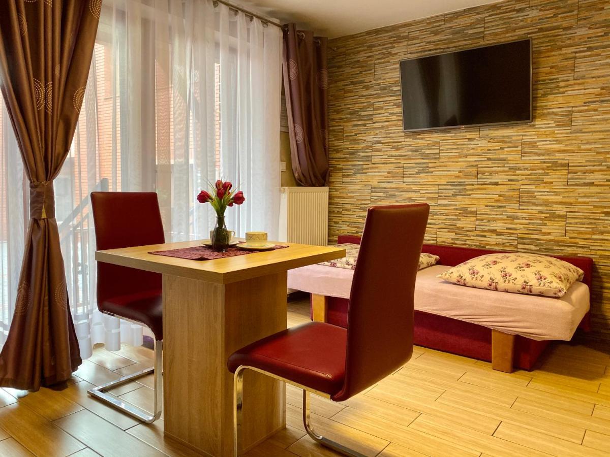 Klinkierowa Rezydencja Gniezno Bagian luar foto